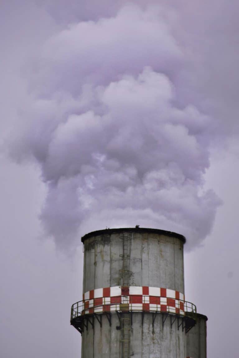 Preliminary findings from a new study by the Northern Lake County Environmental Partnership show the air in Gary contains particles laced with heavy metal contaminants. (Photo/Pexels.com)