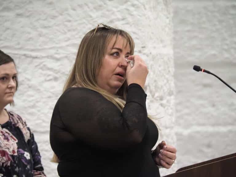 Hamilton County resident Amber Dowd testifies in committee on Wednesday, Jan. 21, 2026. (Photo/Leslie Bonilla Muñiz of Indiana Capital Chronicle)